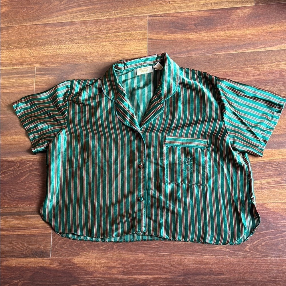 🌿END of Season SALE🌿Victoria's Secret Stripes Pajama Top size Large